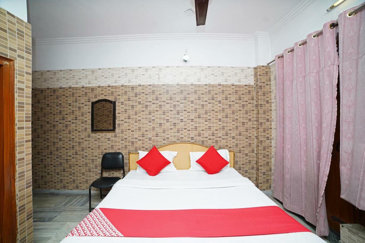 Oyo 39543 Hotel Kk Pantnagar Eksteriør bilde