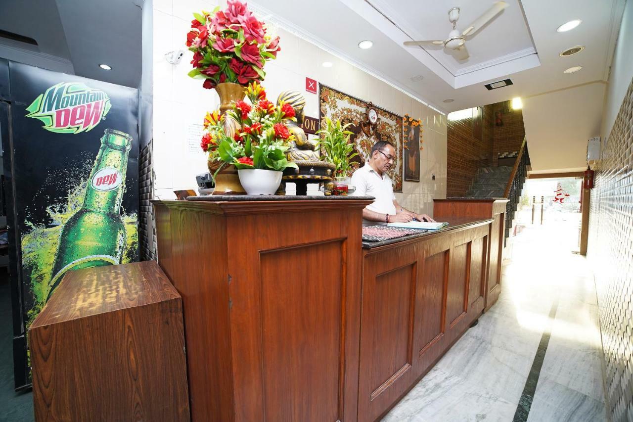 Oyo 39543 Hotel Kk Pantnagar Eksteriør bilde