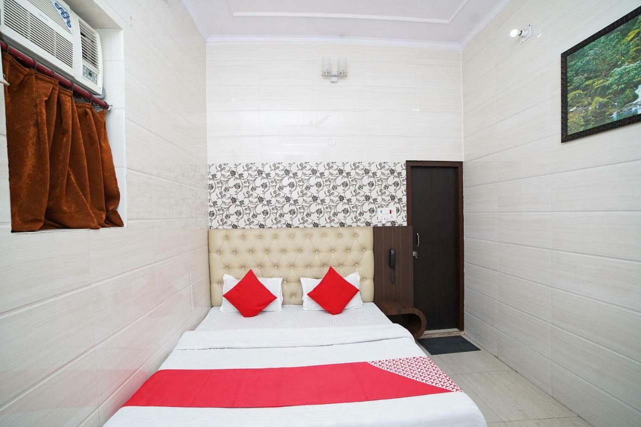 Oyo 39543 Hotel Kk Pantnagar Eksteriør bilde