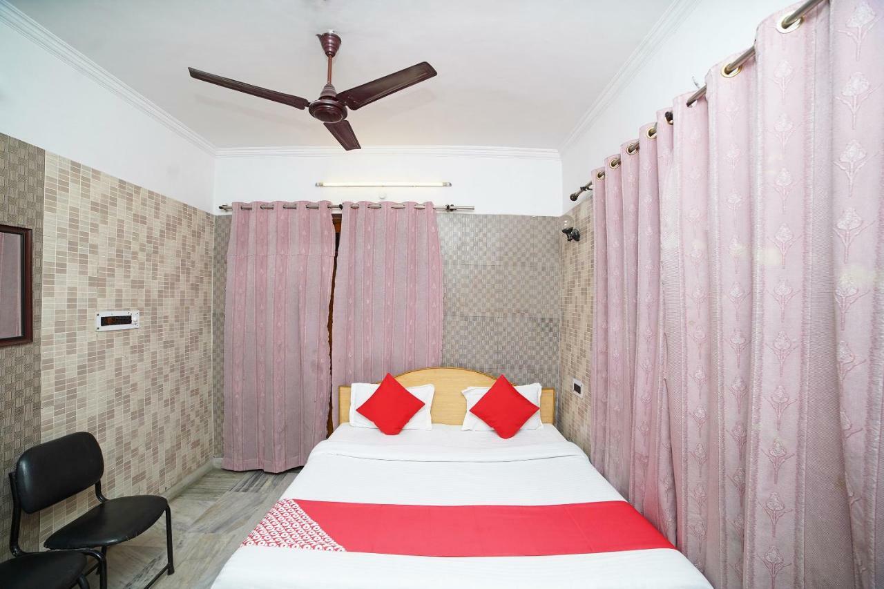 Oyo 39543 Hotel Kk Pantnagar Eksteriør bilde