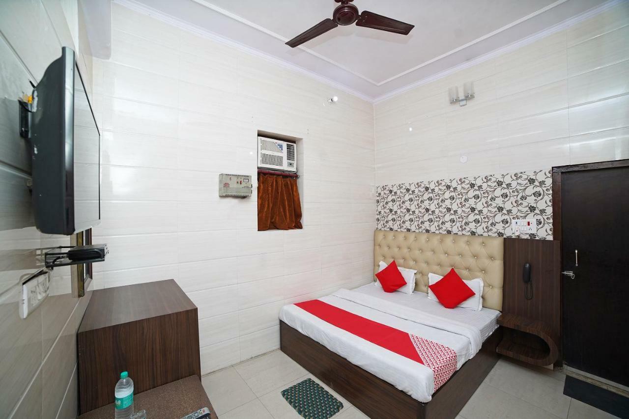 Oyo 39543 Hotel Kk Pantnagar Eksteriør bilde