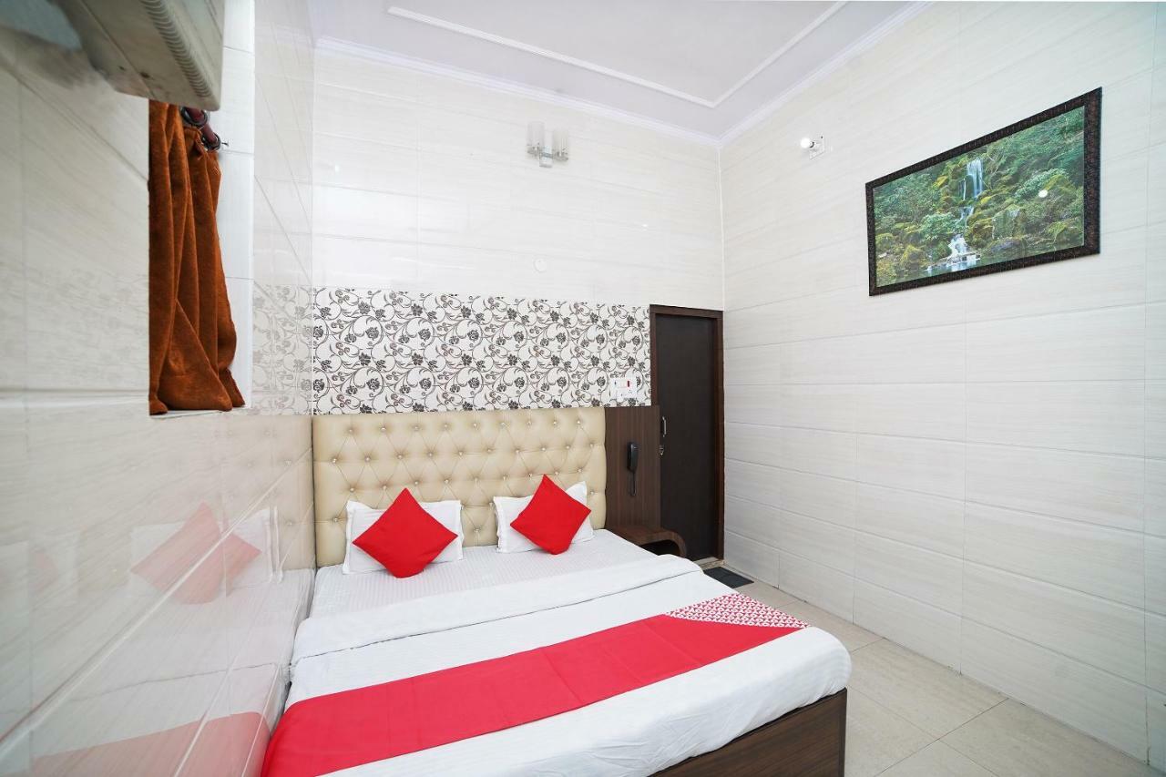 Oyo 39543 Hotel Kk Pantnagar Eksteriør bilde